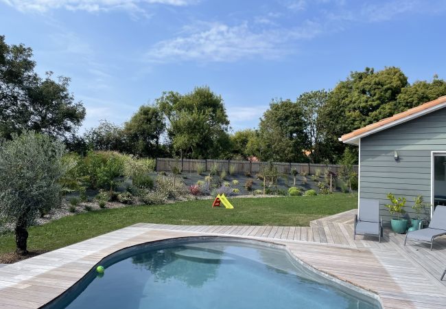 Maison à Pornic - Maison avec piscine pour 8 adultes - 2 enfants