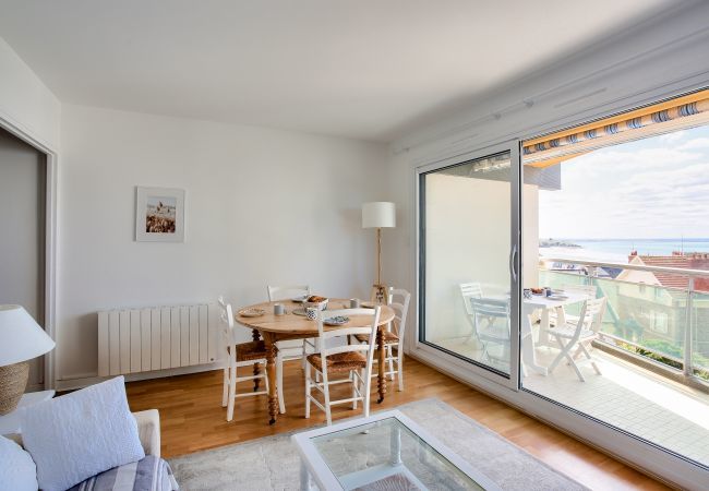 Appartement à Pléneuf-Val-André - Séjour avec vue mer à Pléneuf-Val-André Appartement à Pléneuf-Val-André - Séjour avec vue mer à Pléneuf-Val-André