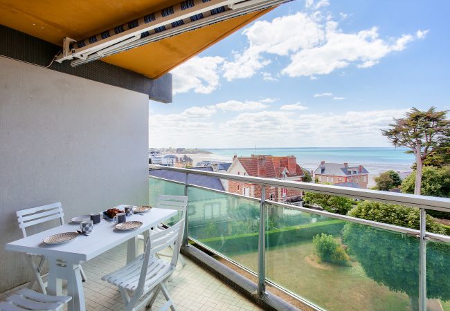 Appartement à Pléneuf-Val-André - Séjour avec vue mer à Pléneuf-Val-André Appartement à Pléneuf-Val-André - Séjour avec vue mer à Pléneuf-Val-André