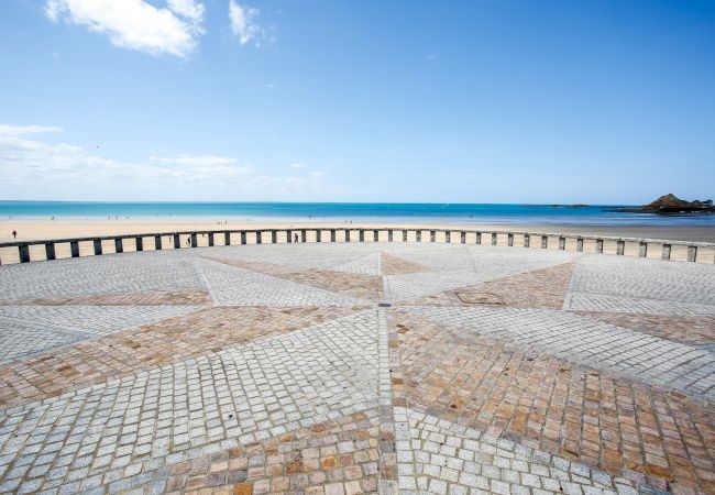 Appartement à Pléneuf-Val-André - Séjour avec vue mer à Pléneuf-Val-André Appartement à Pléneuf-Val-André - Séjour avec vue mer à Pléneuf-Val-André