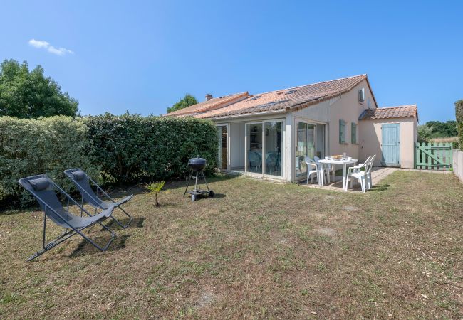 Maison à Saint-Michel-Chef-Chef - Maison avec piscine à 200m de la plage