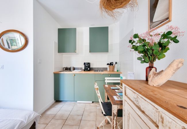Studio à Saint-Martin-de-Ré - La Suite 24 - Port St-Martin-de-Ré- Studio terrasse Studio à Saint-Martin-de-Ré - La Suite 24 - Port St-Martin-de-Ré- Studio terrasse