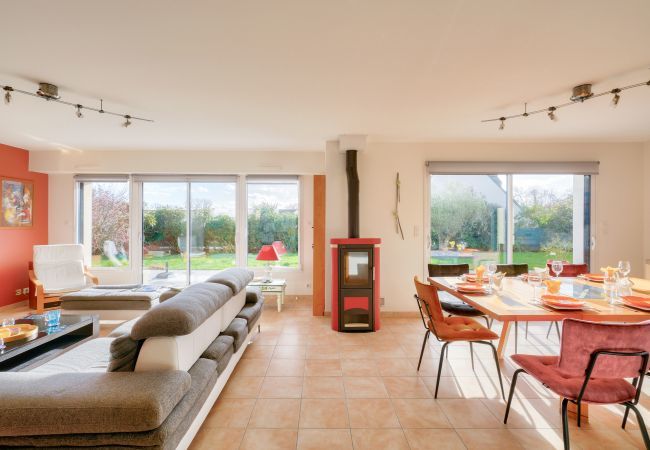 Maison à Plonéour-Lanvern - Pays Bigouden, maison pour 8 avec piscine Maison à Plonéour-Lanvern - Pays Bigouden, maison pour 8 avec piscine