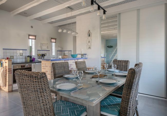 Maison à La Turballe - Séjour confort avec piscine - 6 adultes, 3 enfants Maison à La Turballe - Séjour confort avec piscine - 6 adultes, 3 enfants