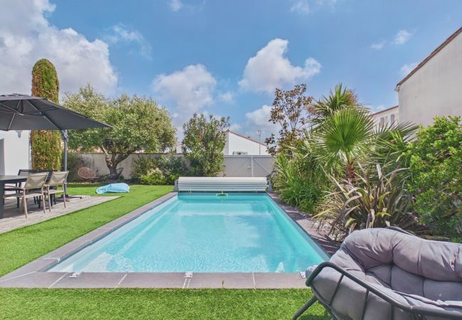 Maison à Saint-Martin-de-Ré - Maison avec piscine pour 4 adultes et 2 enfants