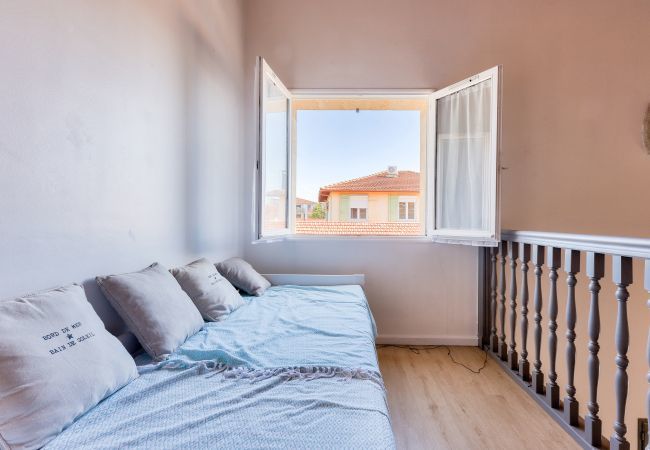 Maison à Arès - 950m de la plage - Maison pour 10 avec piscine Maison à Arès - 950m de la plage - Maison pour 10 avec piscine