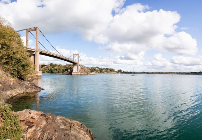 Maison à La Ville-ès-Nonais - Vue exceptionnelle - Accès privé front de mer Maison à La Ville-ès-Nonais - Vue exceptionnelle - Accès privé front de mer