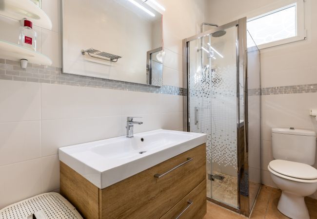 Villa à Andernos-les-Bains - 200m plage - Maison bien située et superbe jardin Villa à Andernos-les-Bains - 200m plage - Maison bien située et superbe jardin