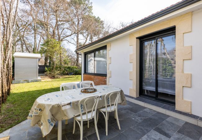 Villa à Andernos-les-Bains - Jardin et confort à 600m de la plage de la Jetée Villa à Andernos-les-Bains - Jardin et confort à 600m de la plage de la Jetée