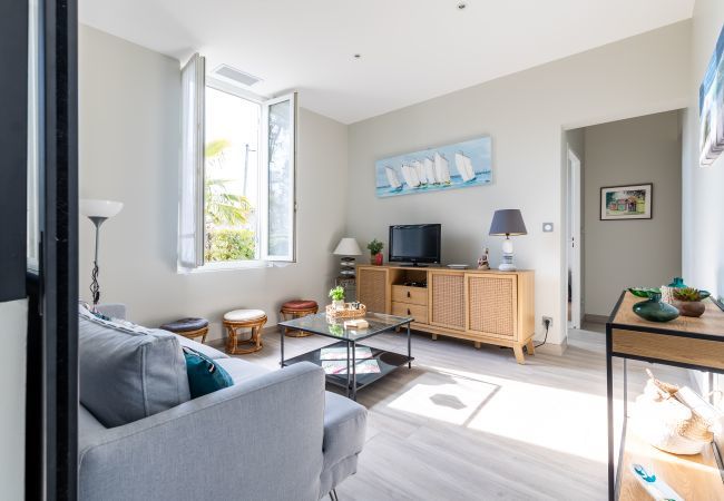 Villa à Andernos-les-Bains - Jardin et confort à 600m de la plage de la Jetée Villa à Andernos-les-Bains - Jardin et confort à 600m de la plage de la Jetée