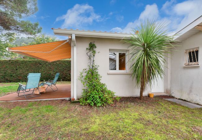 Maison à Arès - 700m plage d'Arès - Jardin et pins, maison pour 4 Maison à Arès - 700m plage d'Arès - Jardin et pins, maison pour 4