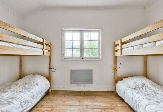 Maison à Andernos-les-Bains - Maison pour 10 - jardin - 600 m de la plage  Maison à Andernos-les-Bains - Maison pour 10 - jardin - 600 m de la plage