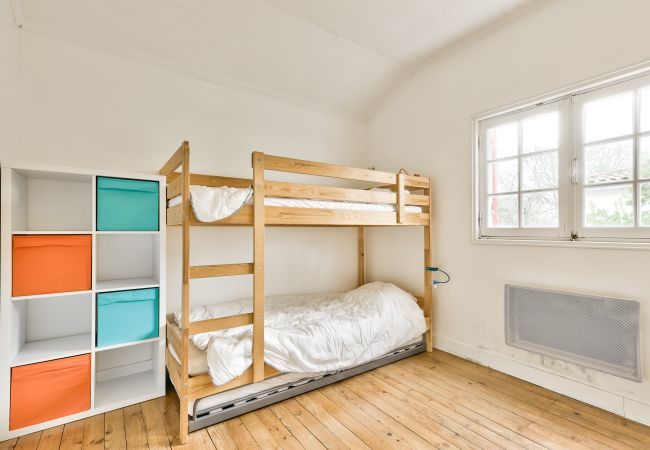 Maison à Andernos-les-Bains - Maison pour 10 - jardin - 600 m de la plage  Maison à Andernos-les-Bains - Maison pour 10 - jardin - 600 m de la plage