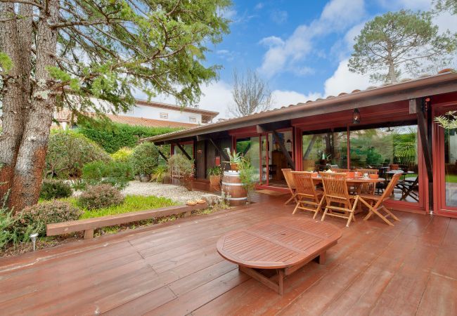 Maison à Andernos-les-Bains - Maison pour 8 avec jardin et terrasse - Calme Maison à Andernos-les-Bains - Maison pour 8 avec jardin et terrasse - Calme