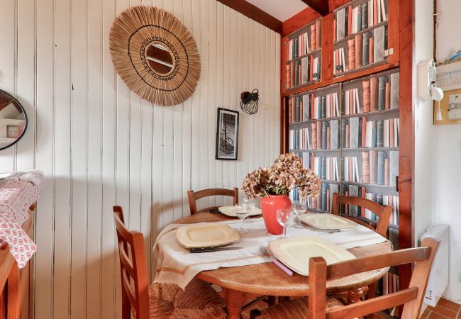 Maison à Sarzeau - Escapade calme avec piscine, à 400m de la plage Maison à Sarzeau - Escapade calme avec piscine, à 400m de la plage