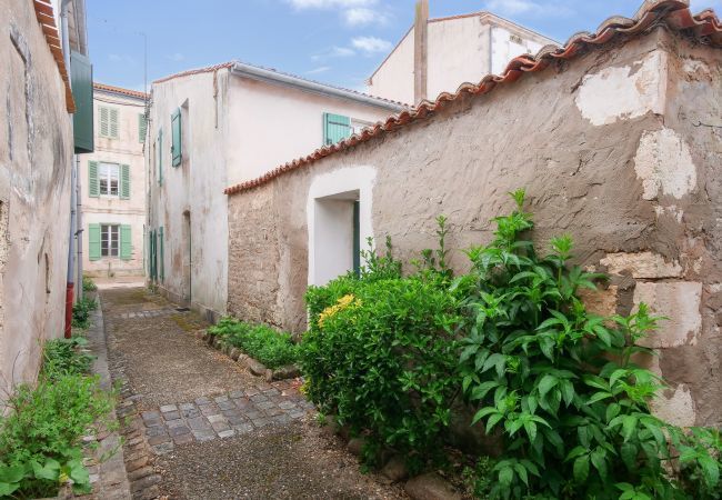 Appartement à Saint-Martin-de-Ré - Près du Port de St-Martin-de-Ré avec terrasse Appartement à Saint-Martin-de-Ré - Près du Port de St-Martin-de-Ré avec terrasse
