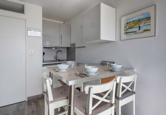 Appartement à Saint-Nazaire - Appart avec terrasse et vue mer - 30m de la plage  Appartement à Saint-Nazaire - Appart avec terrasse et vue mer - 30m de la plage