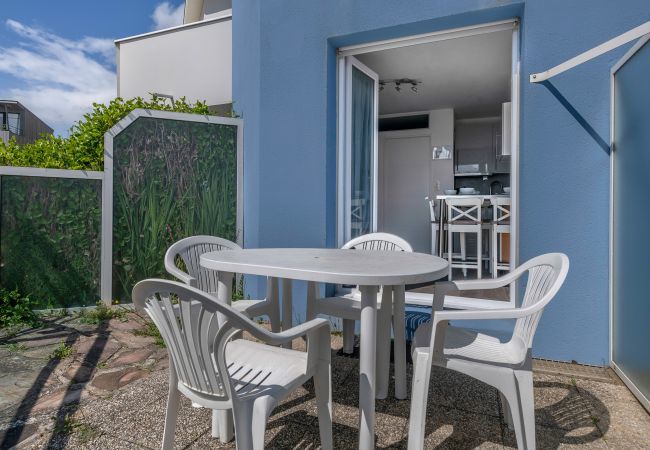 Appartement à Saint-Nazaire - Appart avec terrasse et vue mer - 30m de la plage  Appartement à Saint-Nazaire - Appart avec terrasse et vue mer - 30m de la plage