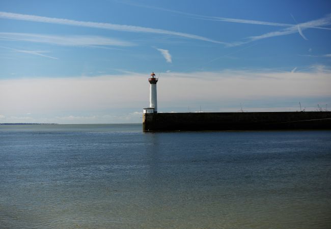 Appartement à Saint-Nazaire - Appart avec terrasse et vue mer - 30m de la plage  Appartement à Saint-Nazaire - Appart avec terrasse et vue mer - 30m de la plage