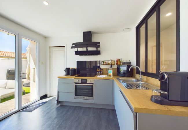 Maison à La Flotte - Maison au calme pour 6 - 850m plage de la Clavette Maison à La Flotte - Maison au calme pour 6 - 850m plage de la Clavette