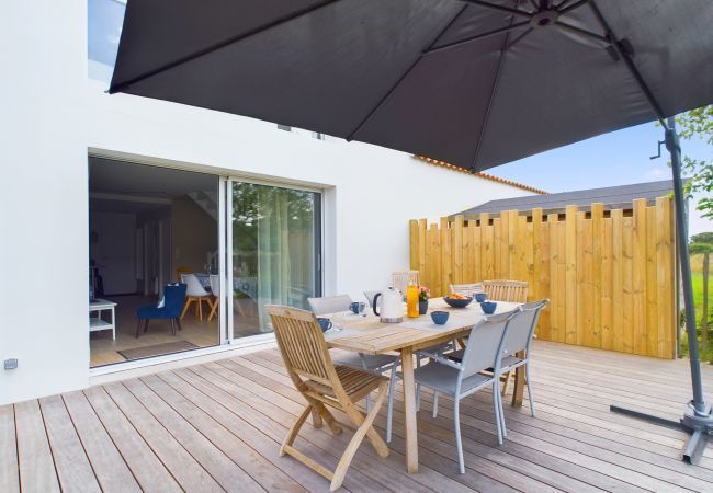 Maison à Les Sables-d´Olonne - Maison pour 7, piscine collective, 2km de la plage Maison à Les Sables-d´Olonne - Maison pour 7, piscine collective, 2km de la plage