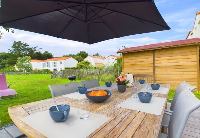 Maison à Les Sables-d´Olonne - Maison pour 7, piscine collective, 2km de la plage Maison à Les Sables-d´Olonne - Maison pour 7, piscine collective, 2km de la plage
