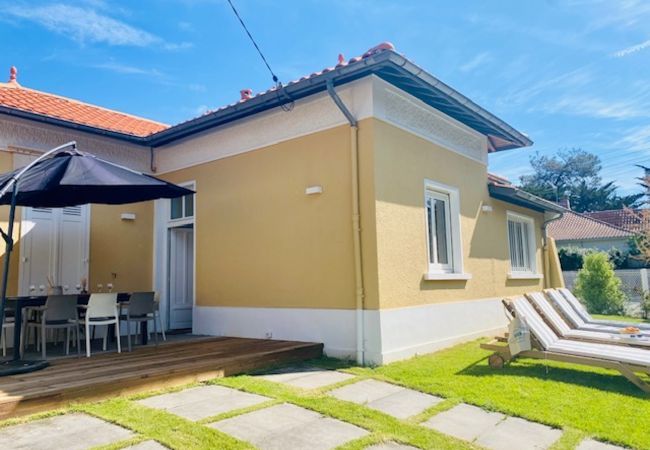 Maison à Lège-Cap-Ferret - Face au phare du Ferret - 300m plage - 10 pers Maison à Lège-Cap-Ferret - Face au phare du Ferret - 300m plage - 10 pers
