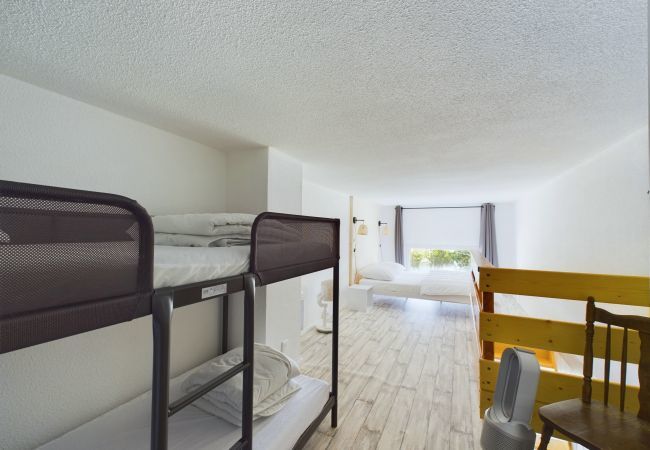 Appartement à Saint-Hilaire-de-Riez - À 150m de la Corniche, appart mezzanine pour 4 Appartement à Saint-Hilaire-de-Riez - À 150m de la Corniche, appart mezzanine pour 4