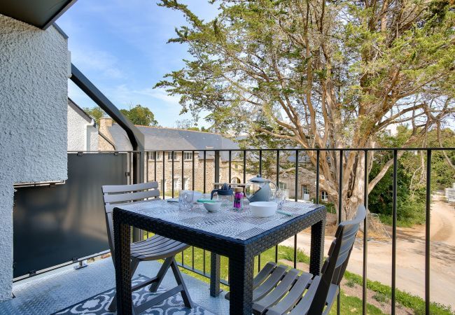 Studio à Dinard - 250m de la plage - Studio pour 2 - Balcon Studio à Dinard - 250m de la plage - Studio pour 2 - Balcon