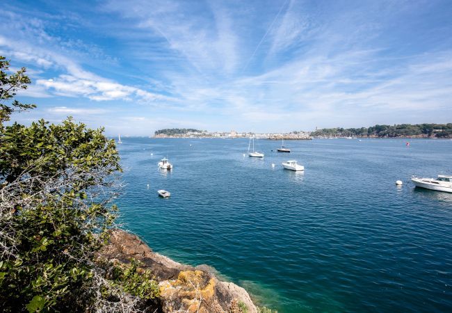 Studio à Dinard - 250m de la plage - Studio pour 2 - Balcon Studio à Dinard - 250m de la plage - Studio pour 2 - Balcon