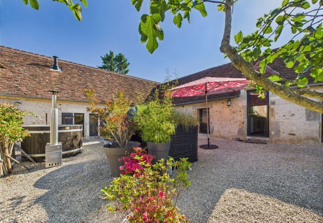 Maison à Fossemagne - Ancienne ferme rénovée pour 6 en 2 logements Maison à Fossemagne - Ancienne ferme rénovée pour 6 en 2 logements