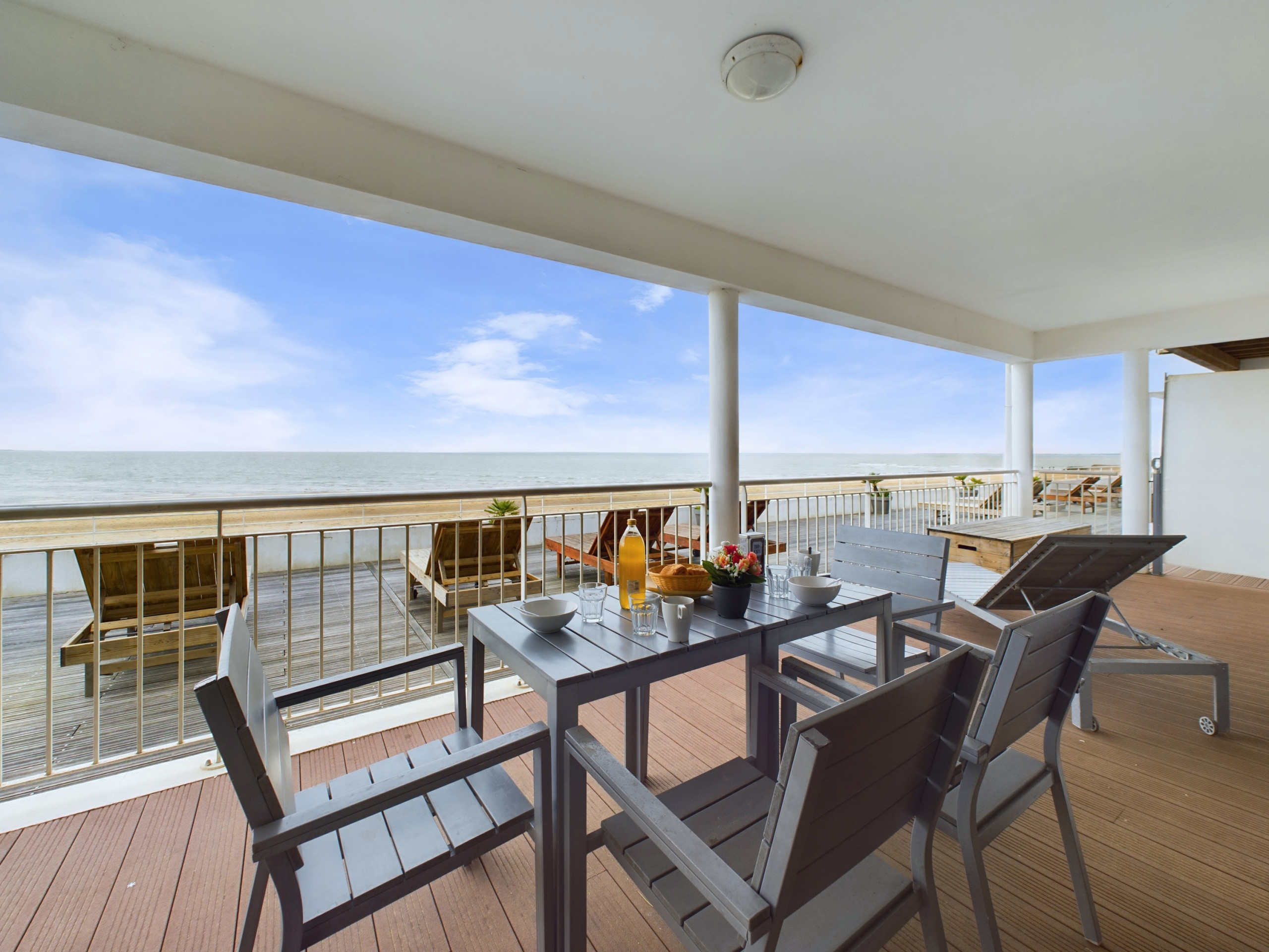  à La Tranche-sur-Mer - Front de mer - Appartement pour 12 - Terrasse