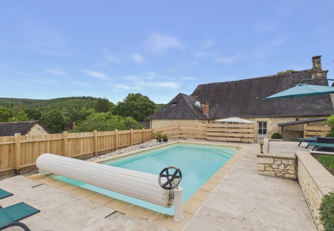 Maison à Coly - Coeur de village, maison pour 8 avec piscine