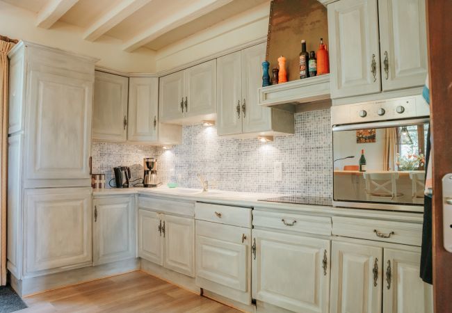 Maison à Auriac-du-Périgord - Domaine pour 8 personnes avec piscine  Maison à Auriac-du-Périgord - Domaine pour 8 personnes avec piscine