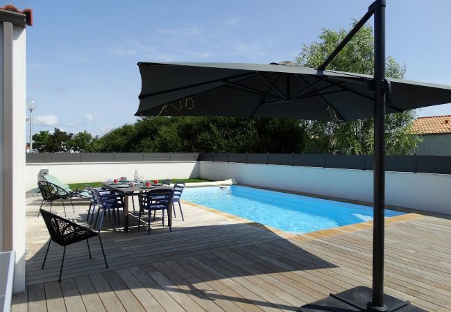 Maison à Saint-Hilaire-de-Riez - Maison 6 avec piscine chauffée  à St-Hilaire Maison à Saint-Hilaire-de-Riez - Maison 6 avec piscine chauffée  à St-Hilaire