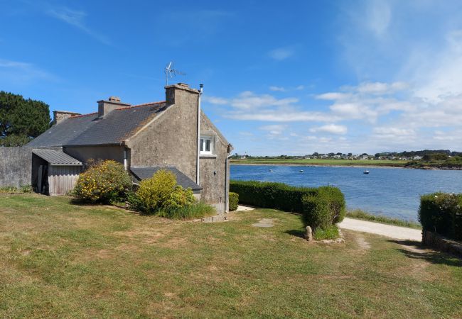 Appartement à Plouguerneau - Vue mer - Maison avec  jardin pour 2  Appartement à Plouguerneau - Vue mer - Maison avec  jardin pour 2