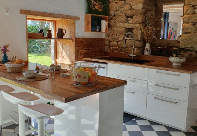 Maison à Guissény - Jolie maison en pierre avec  jardin arboré pour 6 Maison à Guissény - Jolie maison en pierre avec  jardin arboré pour 6