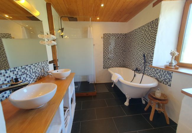 Maison à Guissény - Jolie maison en pierre avec  jardin arboré pour 6 Maison à Guissény - Jolie maison en pierre avec  jardin arboré pour 6