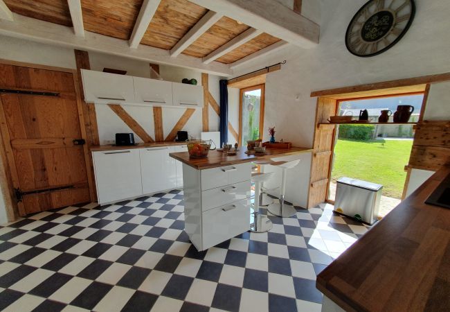 Maison à Guissény - Jolie maison en pierre avec  jardin arboré pour 6 Maison à Guissény - Jolie maison en pierre avec  jardin arboré pour 6
