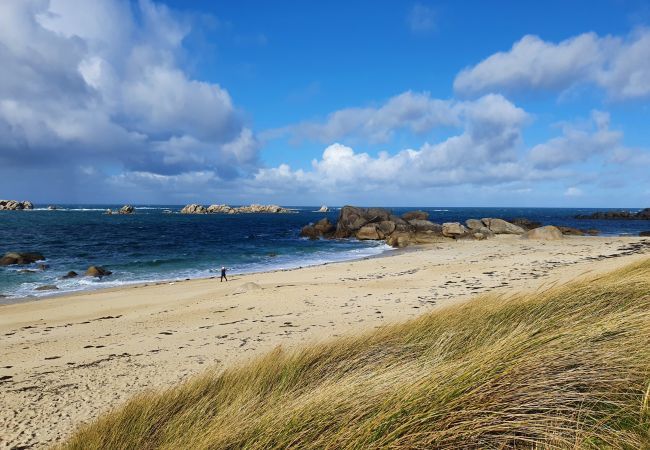 Maison à Guissény - Jolie maison en pierre avec  jardin arboré pour 6 Maison à Guissény - Jolie maison en pierre avec  jardin arboré pour 6