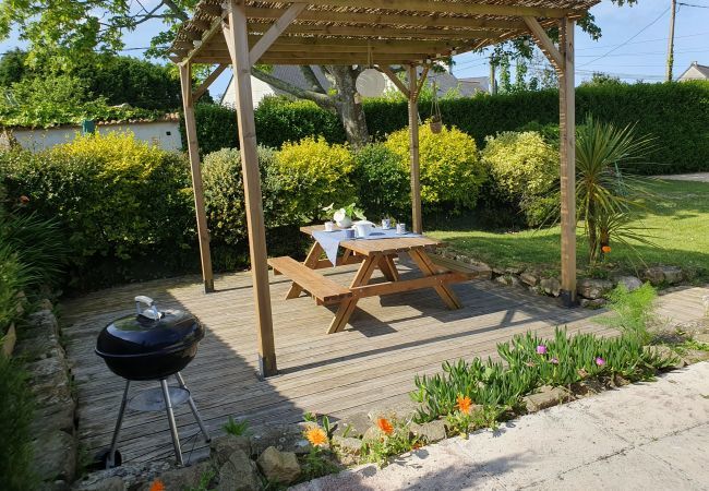 Maison à Guissény - Jolie maison en pierre avec  jardin arboré pour 6 Maison à Guissény - Jolie maison en pierre avec  jardin arboré pour 6