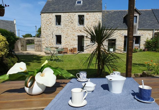 Maison à Guissény - Jolie maison en pierre avec  jardin arboré pour 6 Maison à Guissény - Jolie maison en pierre avec  jardin arboré pour 6