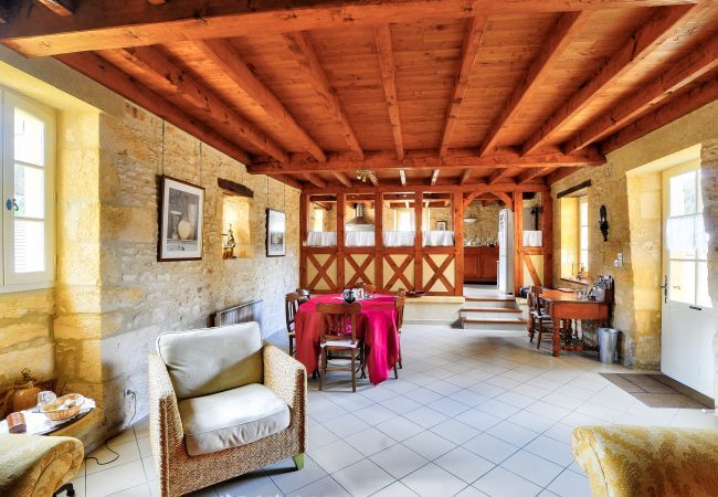 Maison à Saint-Léon-sur-Vézère - Maison en pierre au pied de La Vézère, pour 6 Maison à Saint-Léon-sur-Vézère - Maison en pierre au pied de La Vézère, pour 6