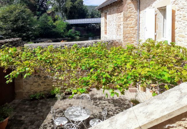 Maison à Saint-Léon-sur-Vézère - Maison en pierre au pied de La Vézère, pour 6 Maison à Saint-Léon-sur-Vézère - Maison en pierre au pied de La Vézère, pour 6