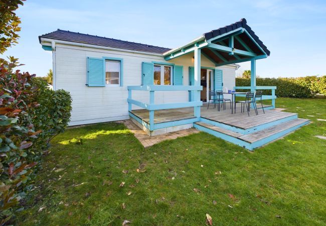 Bungalow à Pont-l´Abbé - Chalet pour 4 dans une résidence avec piscine  Bungalow à Pont-l´Abbé - Chalet pour 4 dans une résidence avec piscine