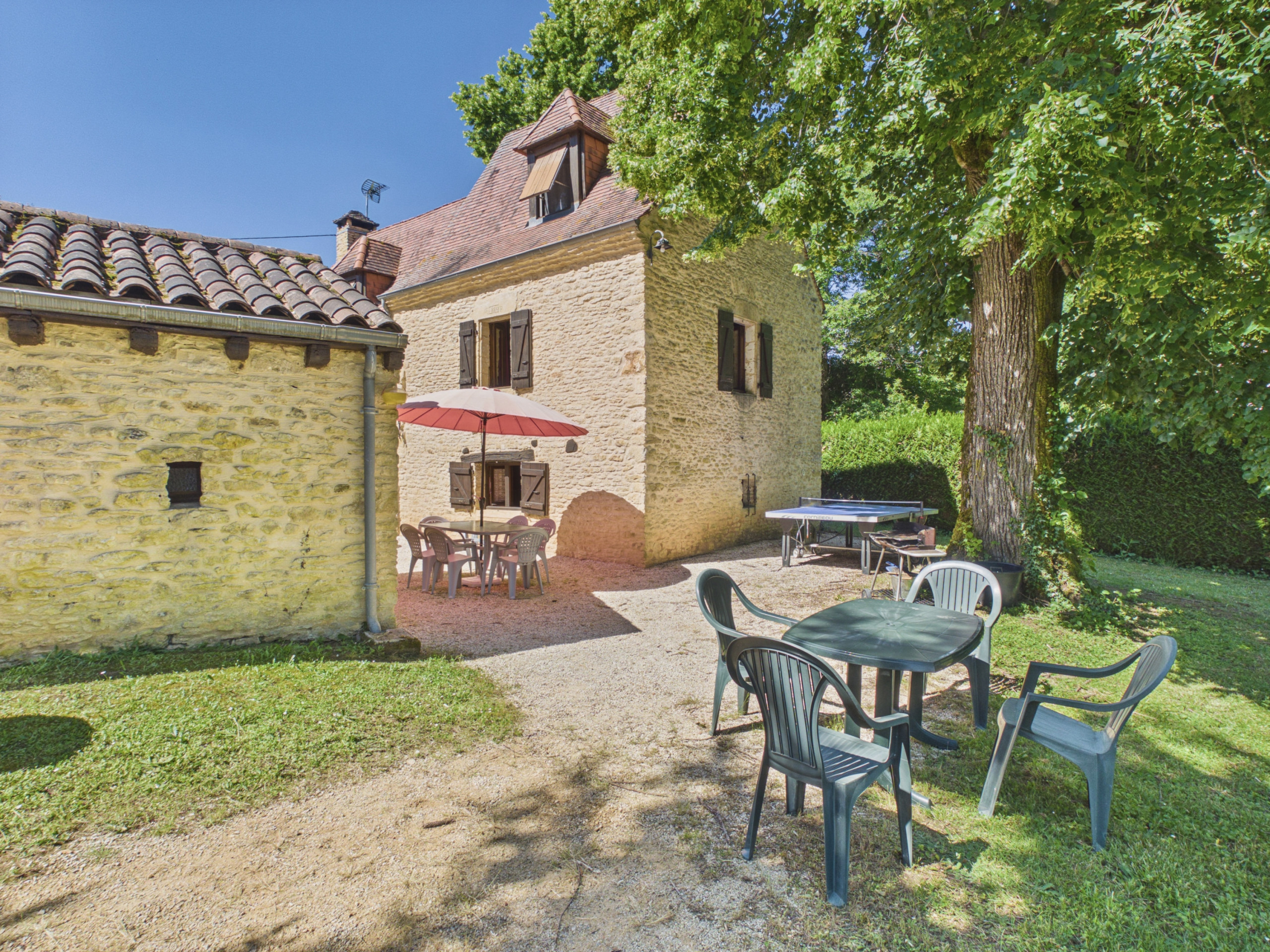  à Saint-Crépin-et-Carlucet - Maison de campagne pour 6 avec piscine et jardin