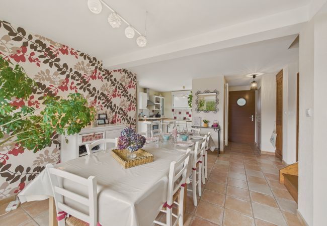 Maison à Fouesnant - Maison 8 personnes avec grand jardin - Beg Meil Maison à Fouesnant - Maison 8 personnes avec grand jardin - Beg Meil