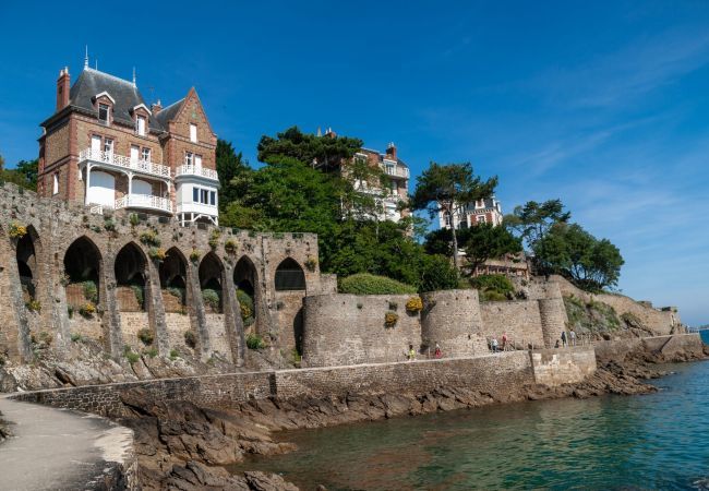 Appartement à Dinard - Appartement pour 2 - terrasse - 800m de la plage Appartement à Dinard - Appartement pour 2 - terrasse - 800m de la plage