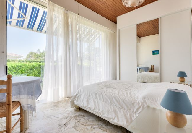 Villa à Lanton - Villa pour 9 sur le Port de Taussat avec piscine Villa à Lanton - Villa pour 9 sur le Port de Taussat avec piscine