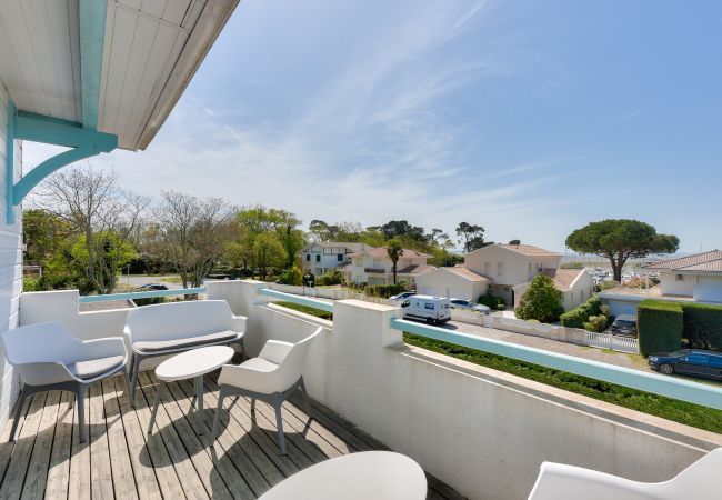 Villa à Lanton - Villa pour 9 sur le Port de Taussat avec piscine Villa à Lanton - Villa pour 9 sur le Port de Taussat avec piscine